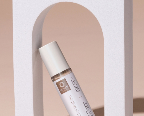 No Pickel Roll-On auf beigem Hintergrund